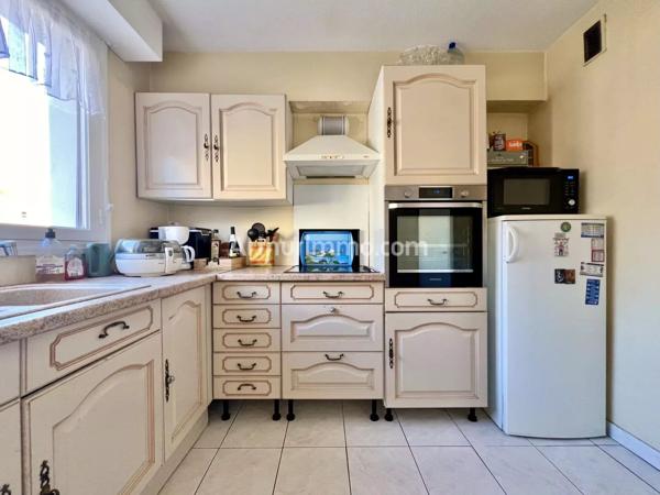 Vente                                                      Appartement
                        
                     3 pièces                      69 m2                     à Sainte-Maxime