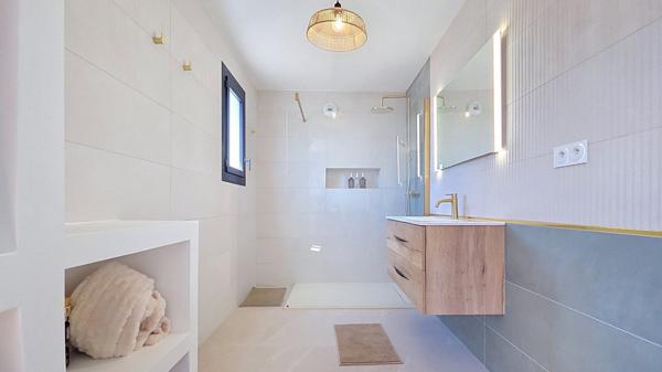 Maison individuelle avec jardin rénovée avec soin