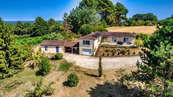 Maison contemporaine - Sarlat-la-caneda Sur les hauteurs de CARSAC maison d'habitation et gite tous deux en parfait état - magnifique terrain 4 254m2 avec source