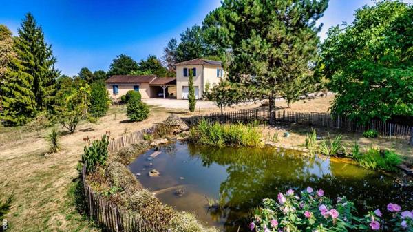 Maison contemporaine - Sarlat-la-caneda Sur les hauteurs de CARSAC maison d'habitation et gite tous deux en parfait état - magnifique terrain 4 254m2 avec source