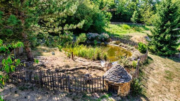 Maison contemporaine - Sarlat-la-caneda Sur les hauteurs de CARSAC maison d'habitation et gite tous deux en parfait état - magnifique terrain 4 254m2 avec source