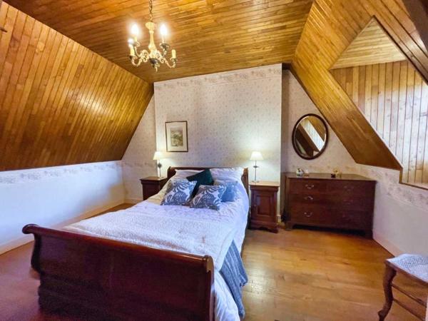 Maison ancienne - Sarlat-la-caneda Périgourdine - 4 chambres sur les hauteurs de SARLAT