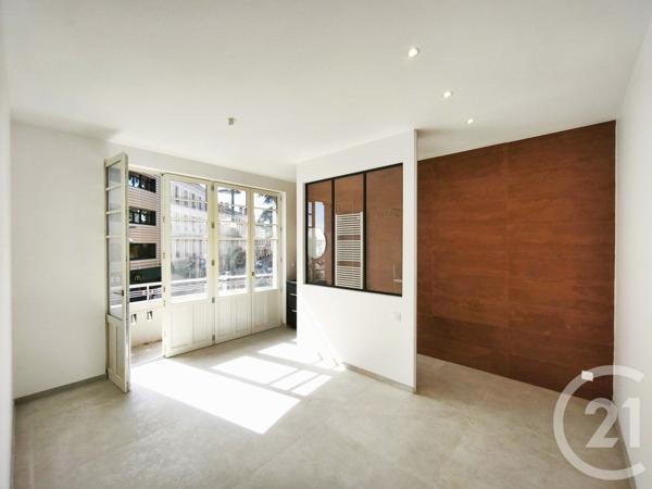 Appartement F3 à vendre  3 pièces - 106,94 m2 ROANNE - 42