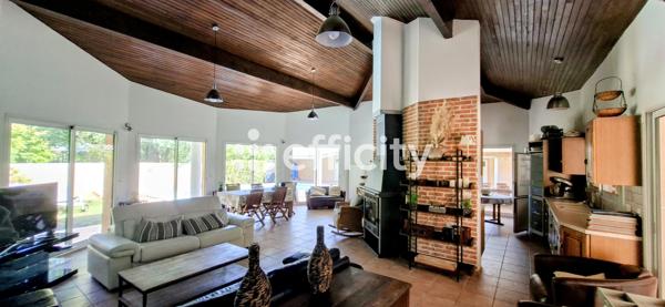 Maison
         6 pièces
        - 130 m² Bien prestige