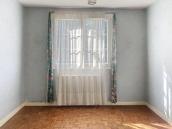 ENSEMBLE IMMOBILIER AVEC MAISON SPACIEUSE ET TERRAINS A BATIR - le Mesnil en Vallee