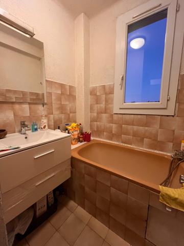 T3 CAVE BALCON 49m2 Expo SUD - IDEAL INVESTISSEUR (T3 loué, locataire sérieuse) 90 000 euro