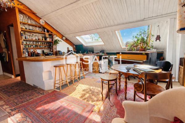 84 m² au sol, dernier étage, calme absolu