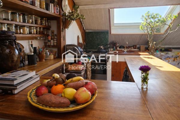 84 m² au sol, dernier étage, calme absolu