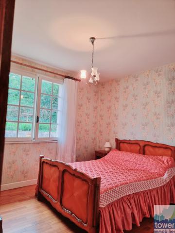 MAISON D'HABITATION de 100 m² - 3 chambres -