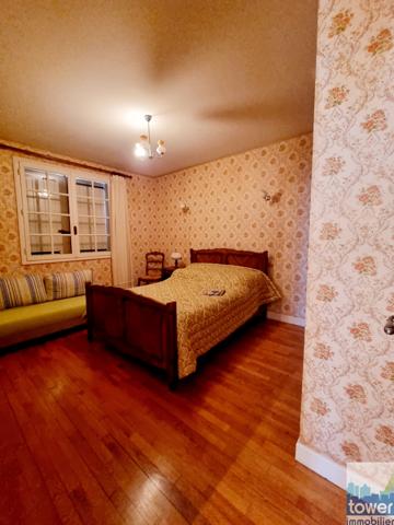 MAISON D'HABITATION de 100 m² - 3 chambres -