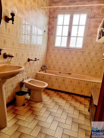 MAISON D'HABITATION de 100 m² - 3 chambres -