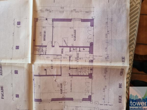 MAISON D'HABITATION de 100 m² - 3 chambres -