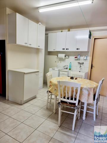 MAISON D'HABITATION de 100 m² - 3 chambres -