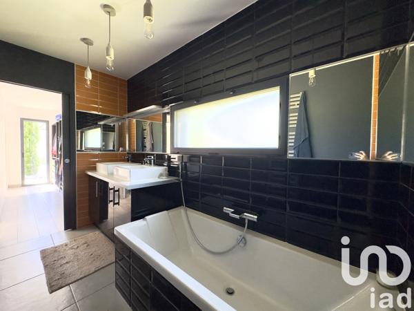 Maison à vendre 7 pièces 165 m² Saint-Aubin-de-Médoc