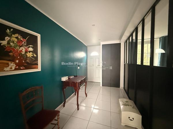 Maison 10 pièce(s) 206 m2,  
Paimboeuf 44560