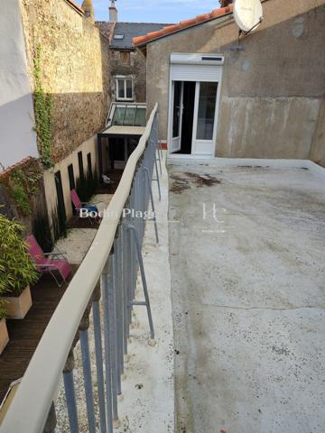 Maison 10 pièce(s) 206 m2,  
Paimboeuf 44560