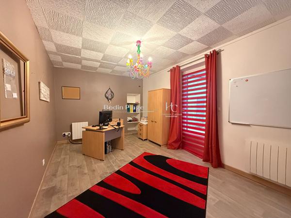 Maison 10 pièce(s) 206 m2,  
Paimboeuf 44560