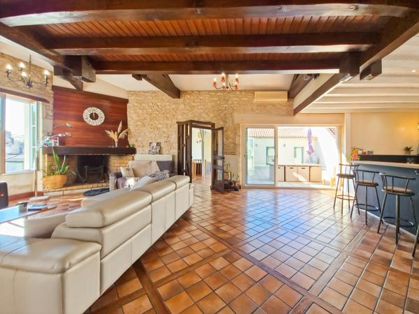 Maison
         10 pièces
        - 649 m² Bien prestige
