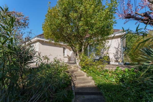 À vendre - Maison individuelle, 7 pièces située à Tours (37100)