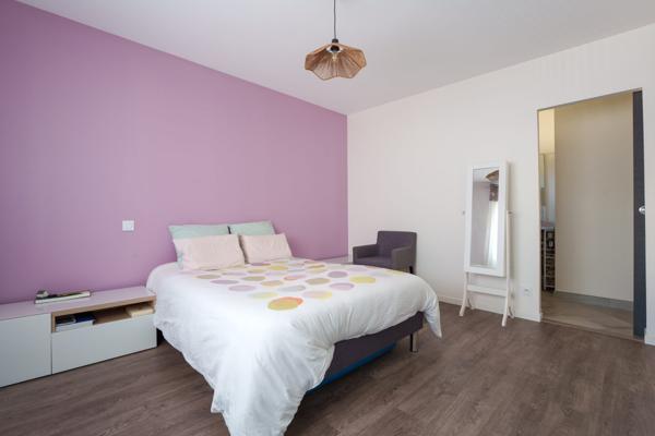 À vendre - Maison individuelle, 7 pièces située à Tours (37100)