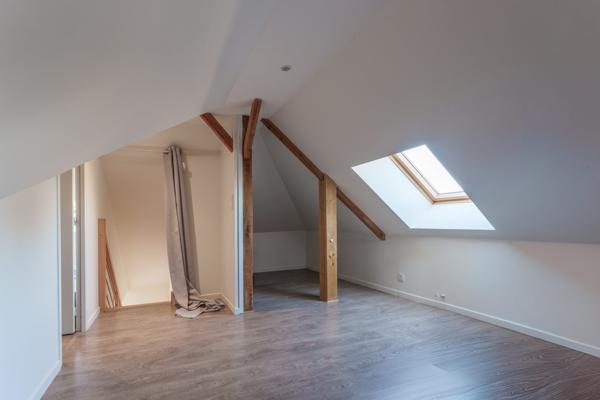 À vendre - Maison individuelle, 7 pièces située à Tours (37100)