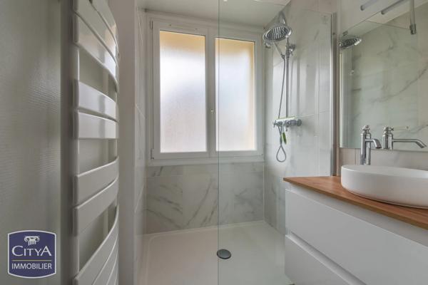 Appartement à vendre 3 pièces 68.27m² Laval (53000)