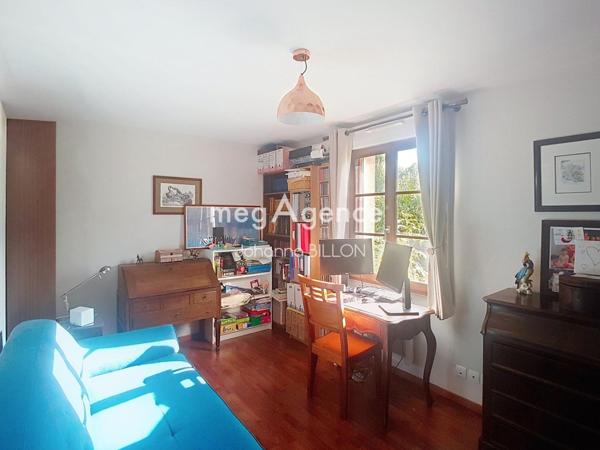 Maison à JOUE-LES-TOURS, 37300 - 6 pièces 158m²