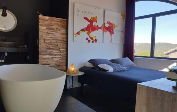 Vente Propriété Hors norme rénové(e) Nimes   