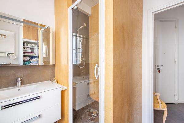 Appartement
         4 pièces
        - 98 m² 1 050 000 € *