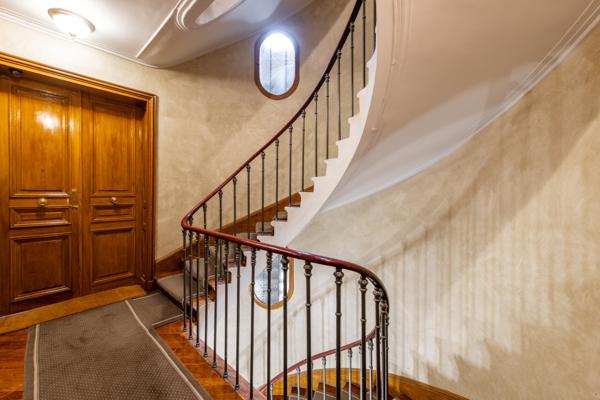 Appartement
         4 pièces
        - 98 m² 1 050 000 € *