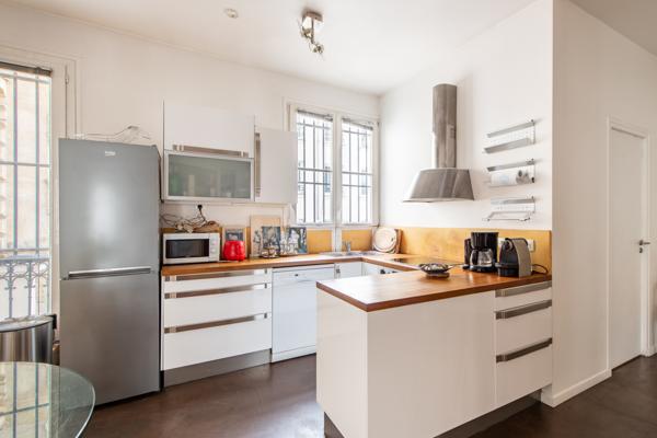 Appartement
         4 pièces
        - 98 m² 1 050 000 € *