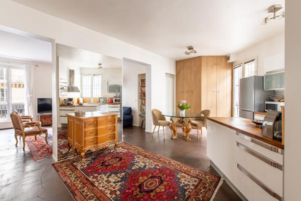 Appartement
         4 pièces
        - 98 m² 1 050 000 € *