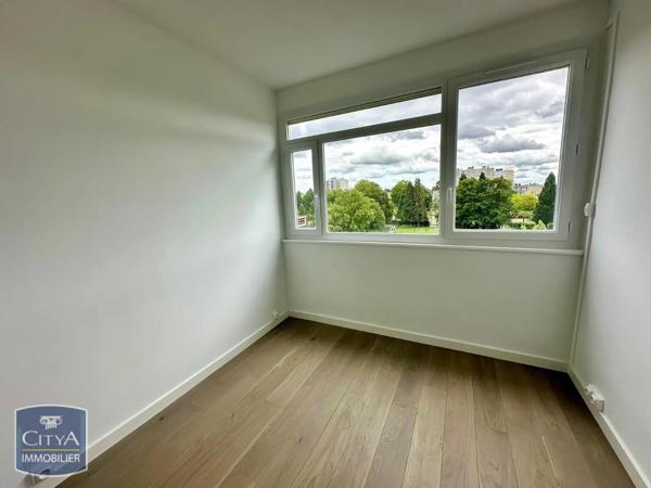 Appartement à louer 4 pièces 72.67m² Mont-Saint-Aignan (76130)