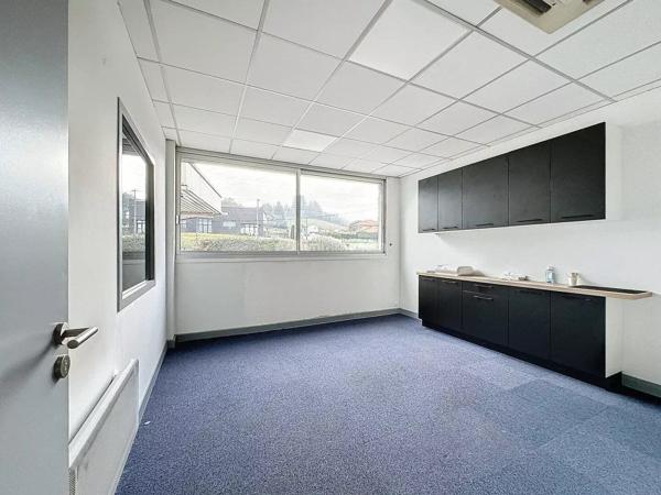 Location Local commercial 1 pièces 245 m2 à Bourgoin-Jallieu