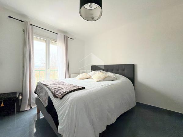 A VENDRE 84120 PERTUIS APPARTEMENT 3 PIECES D'ENVIRON 59M² AVEC CAVE ET STATIONNEMENT