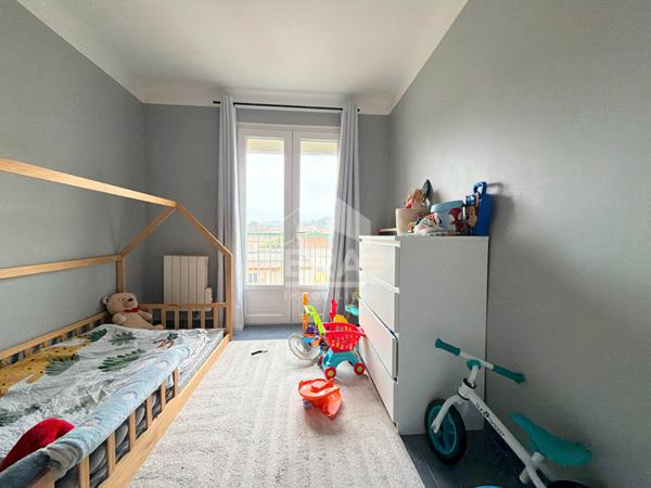 A VENDRE 84120 PERTUIS APPARTEMENT 3 PIECES D'ENVIRON 59M² AVEC CAVE ET STATIONNEMENT