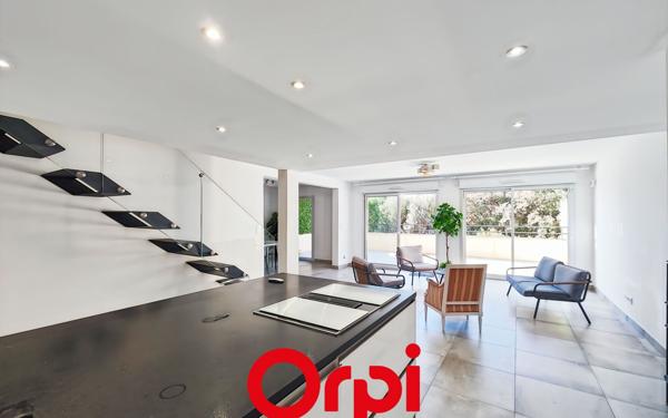 Maison à vendre    5 pièces • 133 m2 Bandol