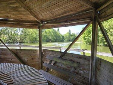 Terrain de loisirs - Bois - Etang à vendre à La Roche-Neuville en Mayenne (53200), ref : 53073-1758