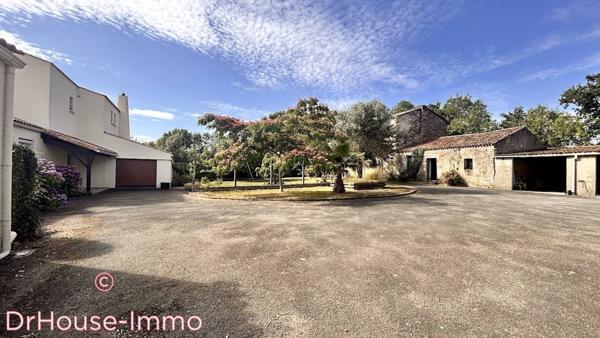 Maison à vendre 13 pièces de 275 m²