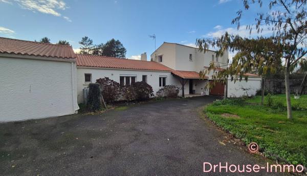 Maison à vendre 13 pièces de 275 m²