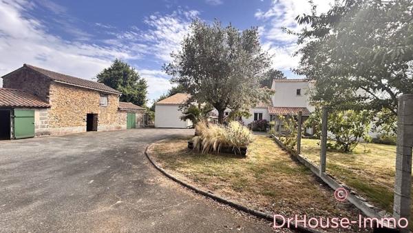 Maison à vendre 13 pièces de 275 m²
