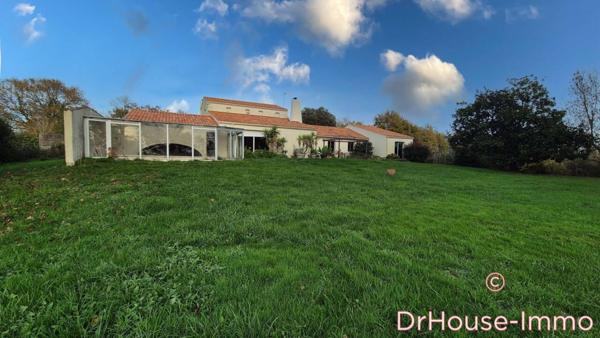 Maison à vendre 13 pièces de 275 m²