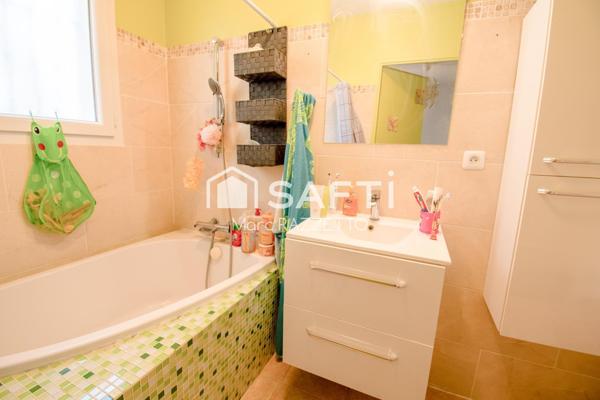 Maison T4 de 116,17m2 de plain pied avec piscine et garage