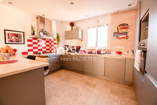 Maison T4 de 116,17m2 de plain pied avec piscine et garage