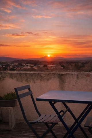 Mallemort (13370) Charmante maison de village 3 chambres offrant une vue panoramique !