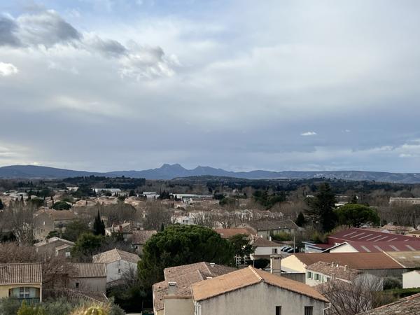 Mallemort (13370) Charmante maison de village 3 chambres offrant une vue panoramique !