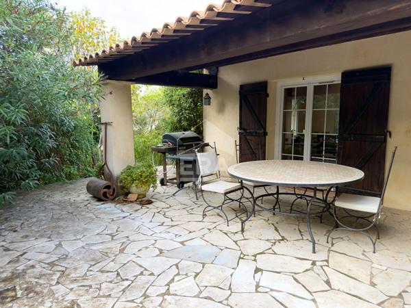 Villa La Roquette Sur Siagne/ Cannes La Bocca -  4 pièce(s) 115 m² - piscine -  1100m² de terrain