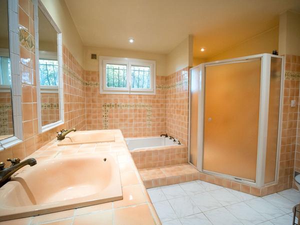 Villa La Roquette Sur Siagne/ Cannes La Bocca -  4 pièce(s) 115 m² - piscine -  1100m² de terrain