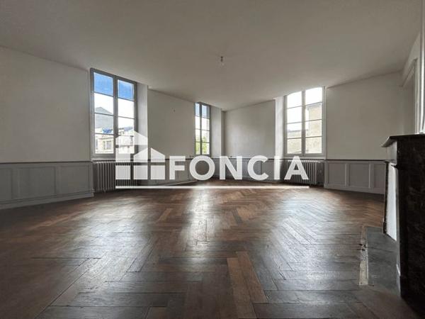 Location Appartement 4 pièces 148.1 m² - 1 RUE JELIOTTE Oloron Ste Marie 64400