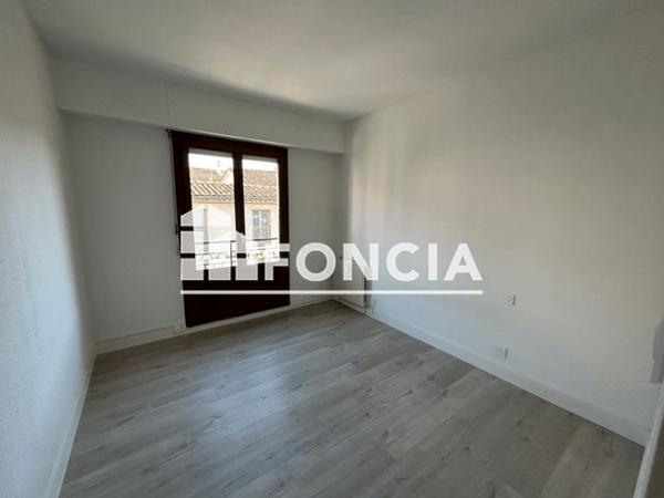 Location Appartement 3 pièces 66.85 m² - - Nimes Cedex 30000